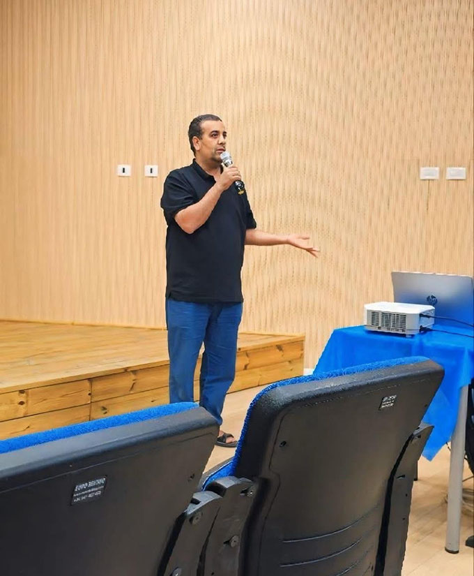 اجتماع أولياء أمور الطلبة في اعدادية دار التربية والعلوم في جلجولية